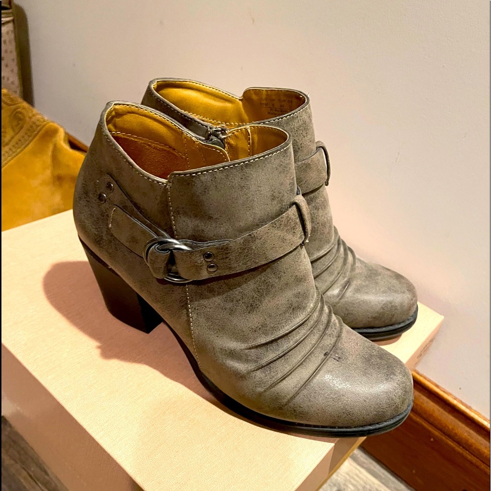 Woman’s ankle boots